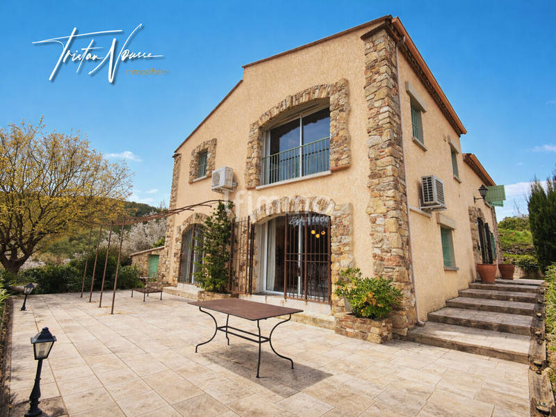 Mas - 260 m² - 7 pièces