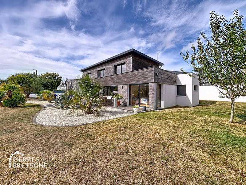 Villa - 221 m² - 8 pièces