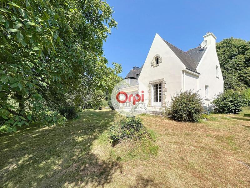 Maison - 180 m² - 9 pièces