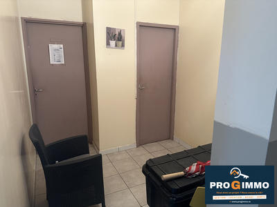 Local commercial - 84 m² - 5 pièces