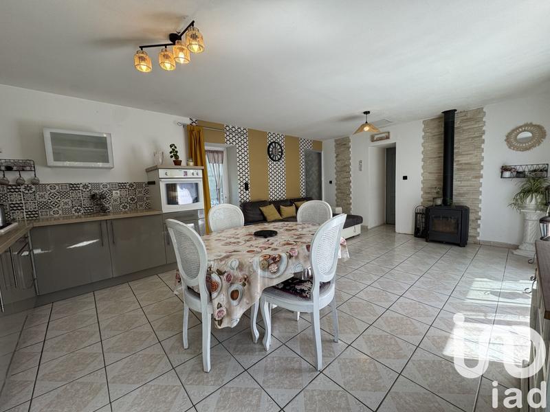 Maison - 203 m² - 9 pièces