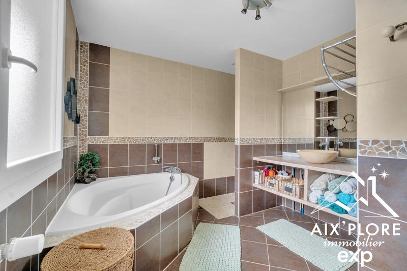 Maison - 167 m² - 6 pièces