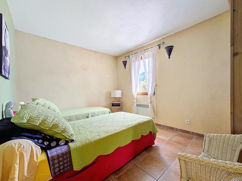 Maison - 220 m² - 7 pièces