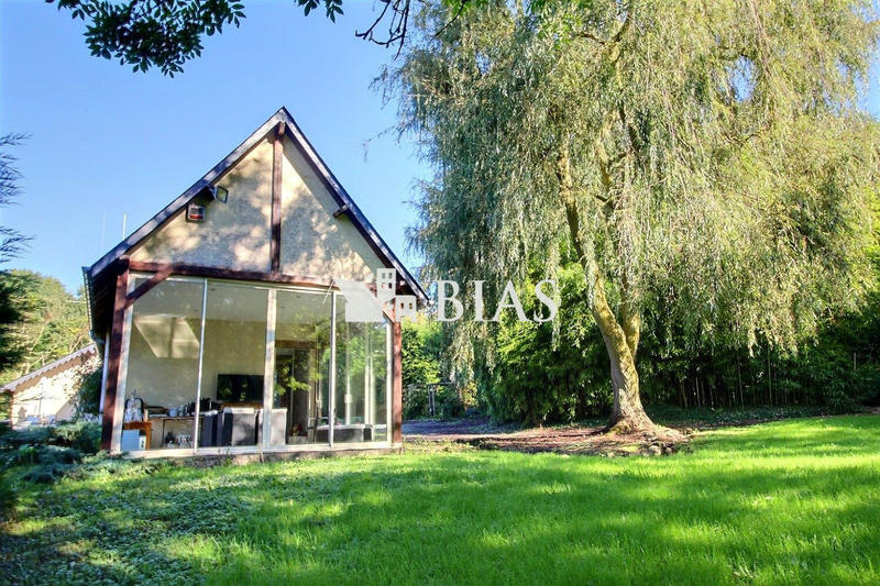 Maison - 220 m² - 7 pièces