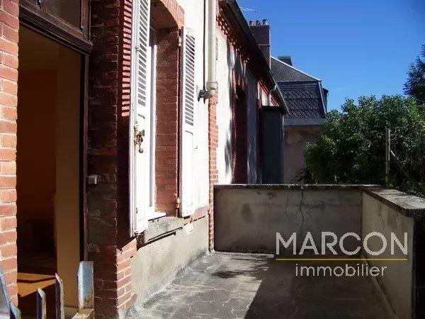 Maison - 428 m² - 18 pièces
