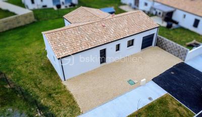 Maison traditionnelle - 77 m² - 4 pièces