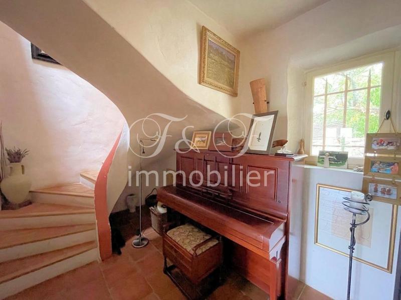 Propriété - 190 m² - 6 pièces