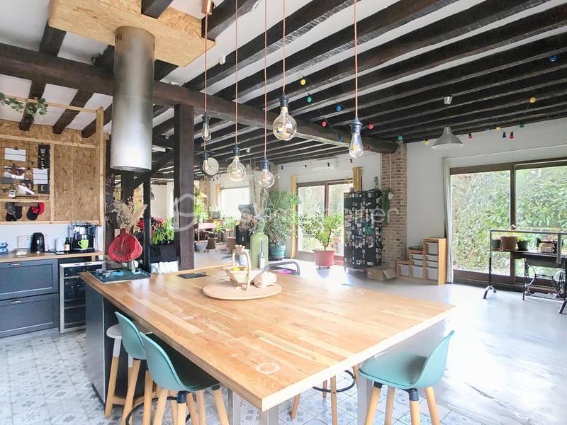 Maison en pierre - 250 m² - 8 pièces