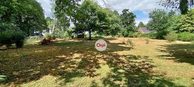 Terrain constructible - 1 600 m²