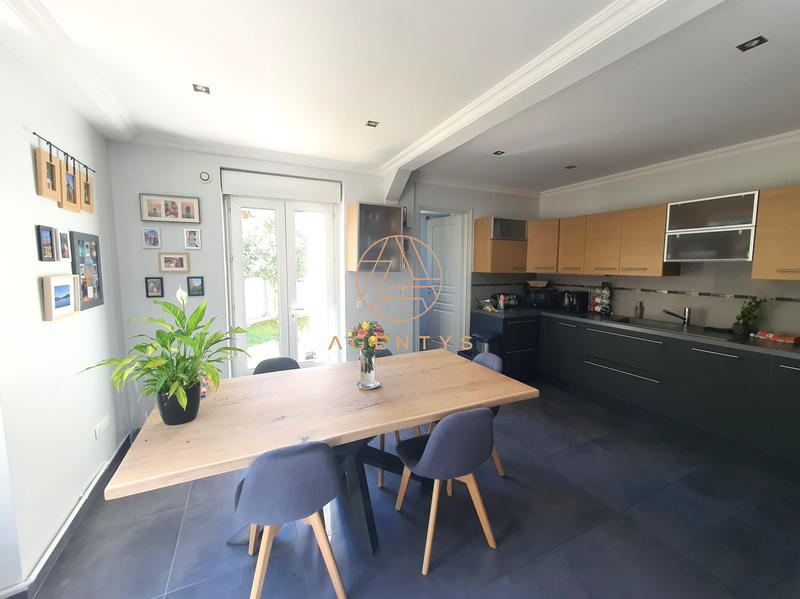 Maison - 123 m² - 6 pièces