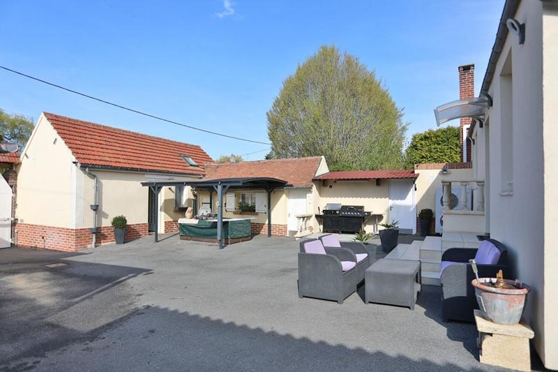 Maison - 110 m² - 5 pièces