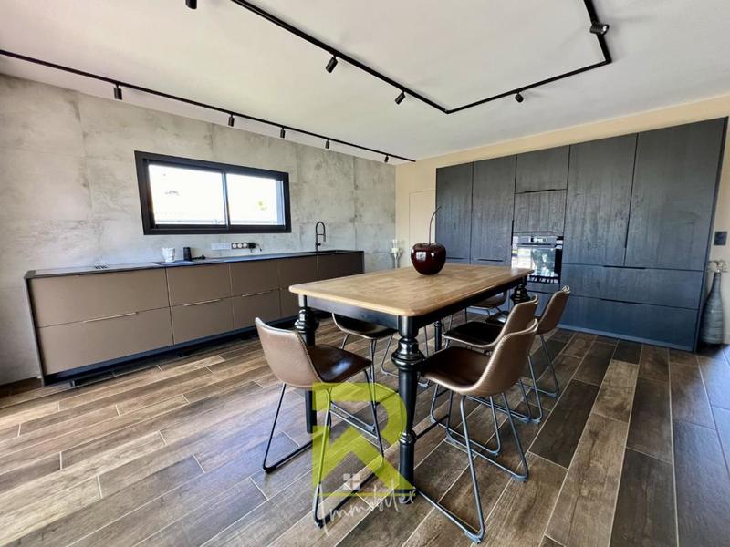 Villa - 190 m² - 5 pièces