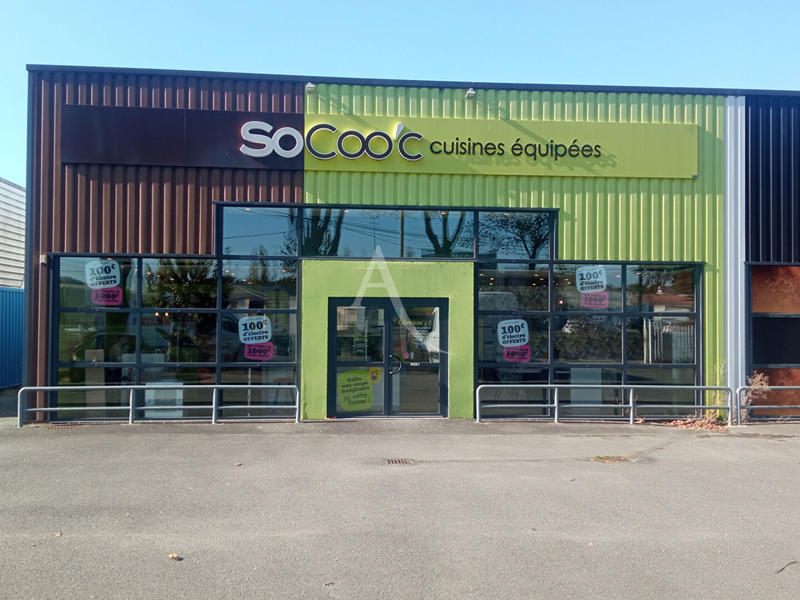 Local commercial - 181 m²