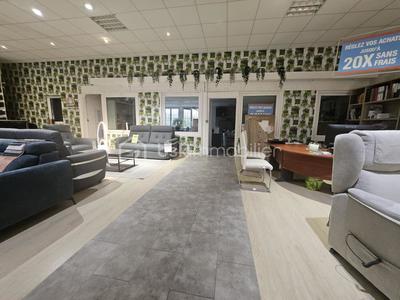 Local commercial - 1 930 m² - 5 pièces