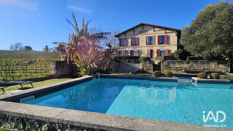 Maison - 332 m² - 6 pièces