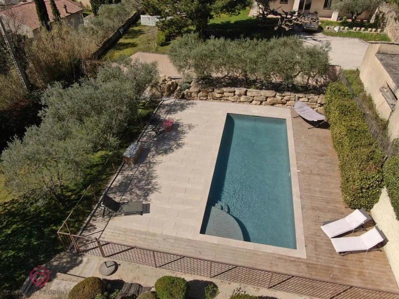 Villa - 270 m² - 8 pièces