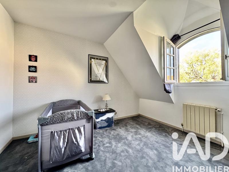 Maison - 232 m² - 8 pièces