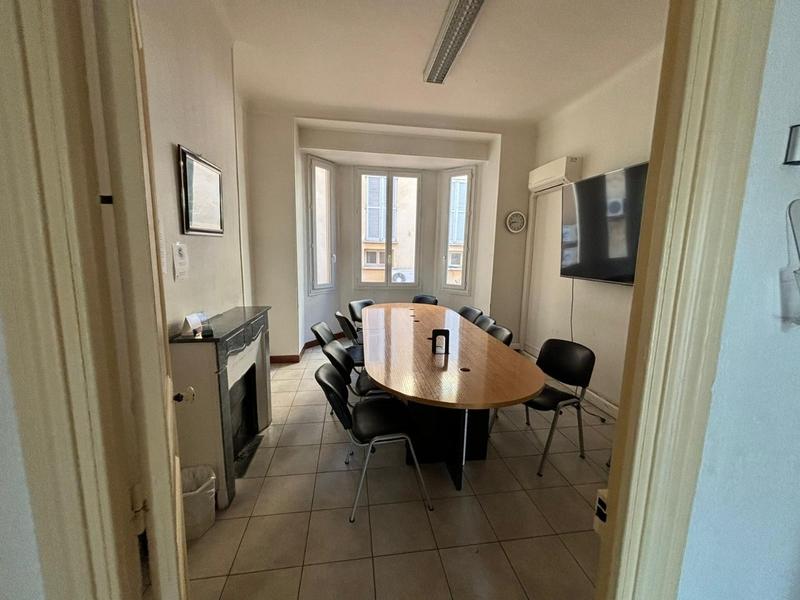 Immeuble mixte - 500 m² - 30 pièces