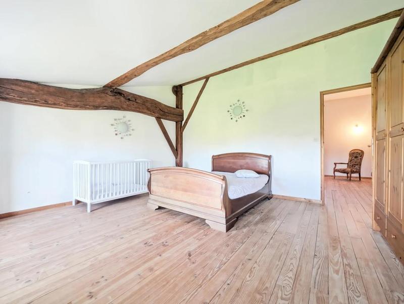 Propriété - 252 m² - 7 pièces