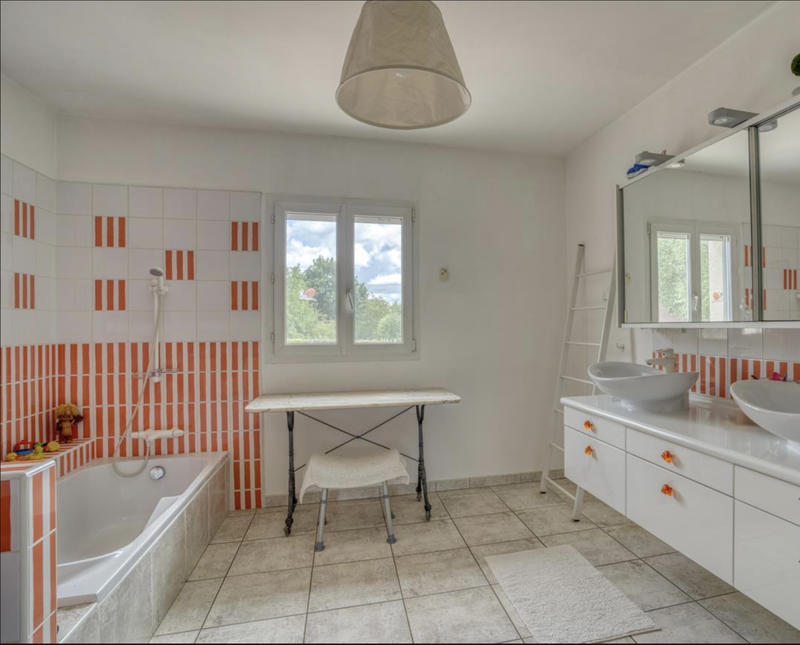 Maison - 209 m² - 4 pièces