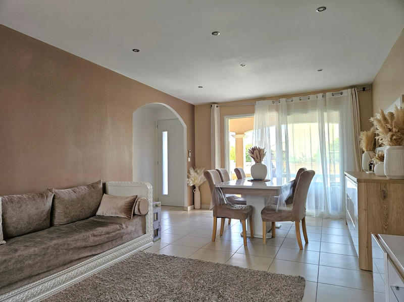 Villa - 90 m² - 5 pièces