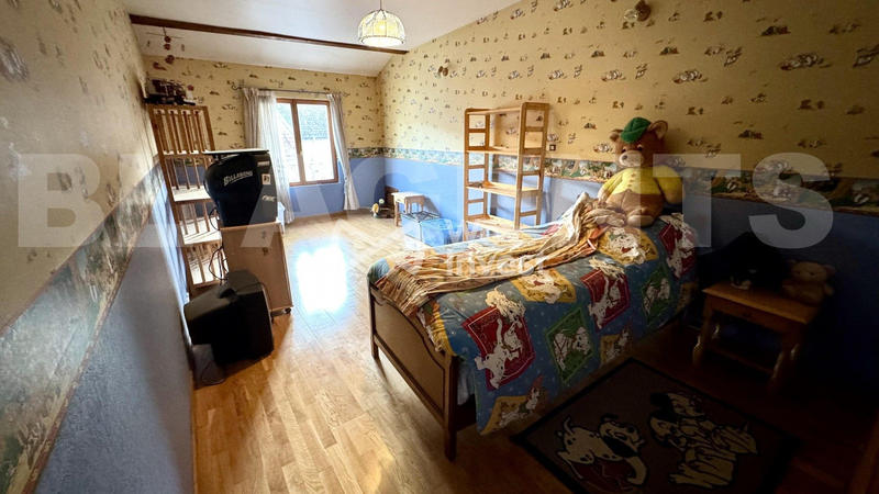 Maison - 231 m² - 7 pièces