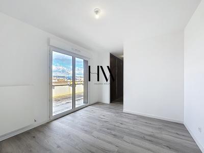 Appartement - 120 m² - 5 pièces