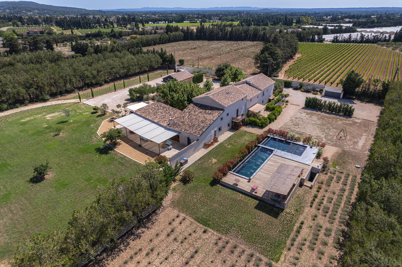 Mas - 700 m² - 20 pièces