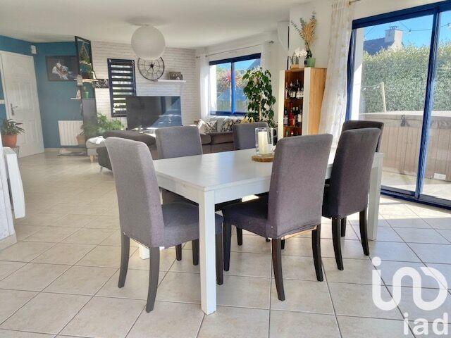 Maison - 121 m² - 8 pièces