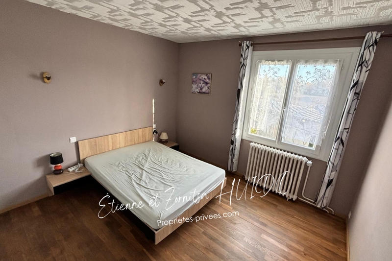 Maison - 157 m² - 9 pièces