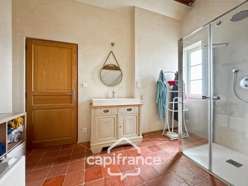 Maison - 299 m² - 11 pièces