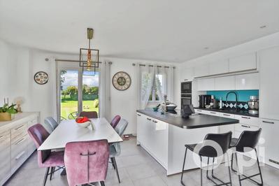 Maison - 82 m² - 5 pièces