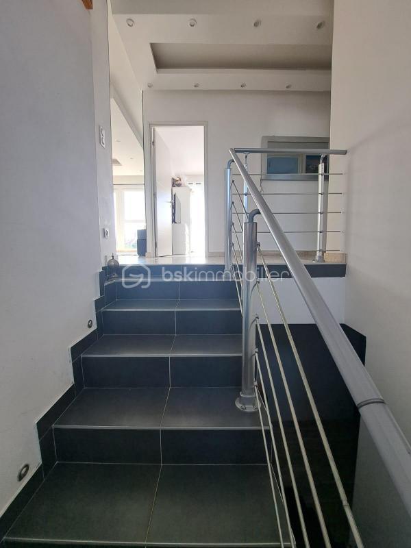 Loft - 188 m² - 6 pièces