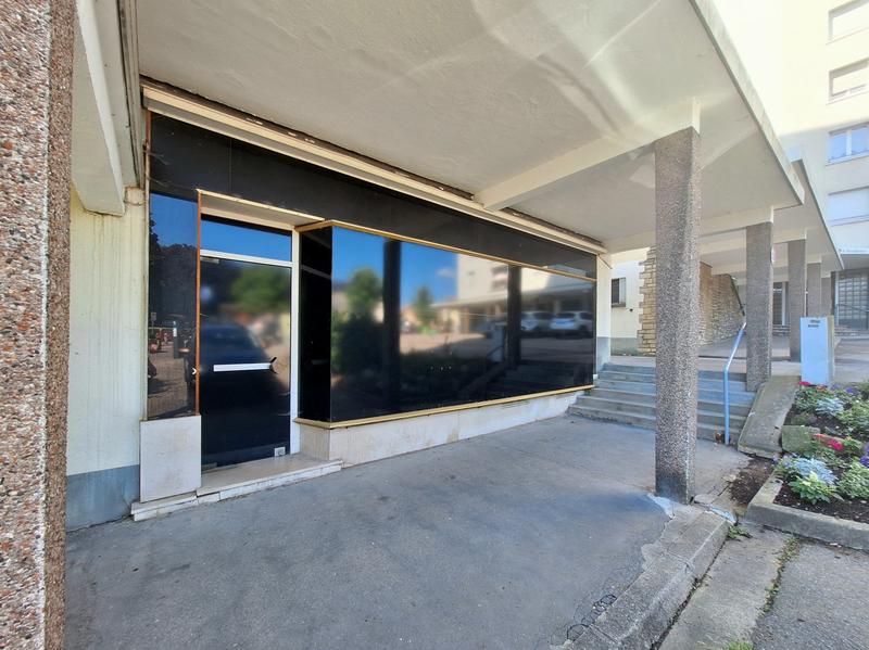 Local commercial - 70 m² - 4 pièces