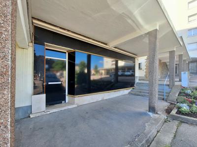 Local commercial - 70 m² - 4 pièces