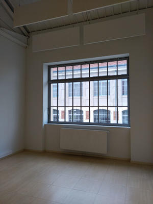 Local d'activité / Entrepôt - 94 m²