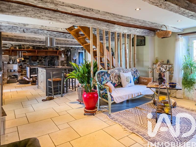 Maison - 225 m² - 9 pièces