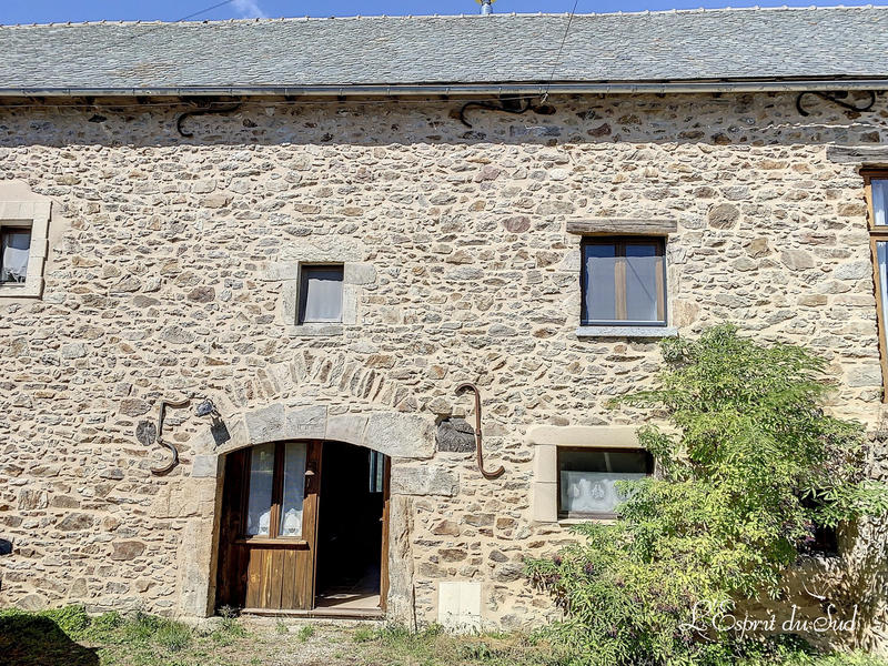 Maison - 287 m² - 14 pièces