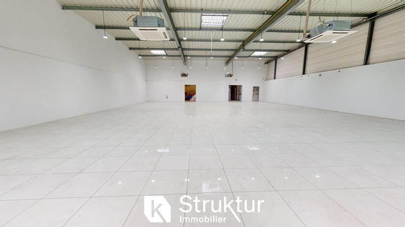 Local commercial - 472 m²