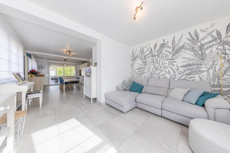 Maison - 257 m² - 10 pièces