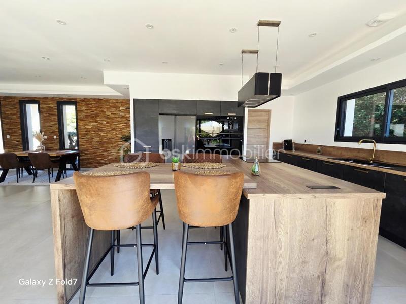 Maison - 161 m² - 5 pièces