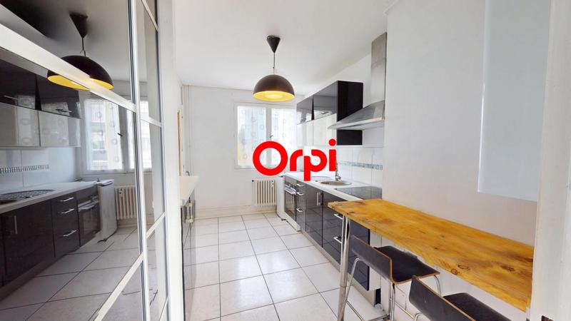 Appartement - 77 m² - 5 pièces