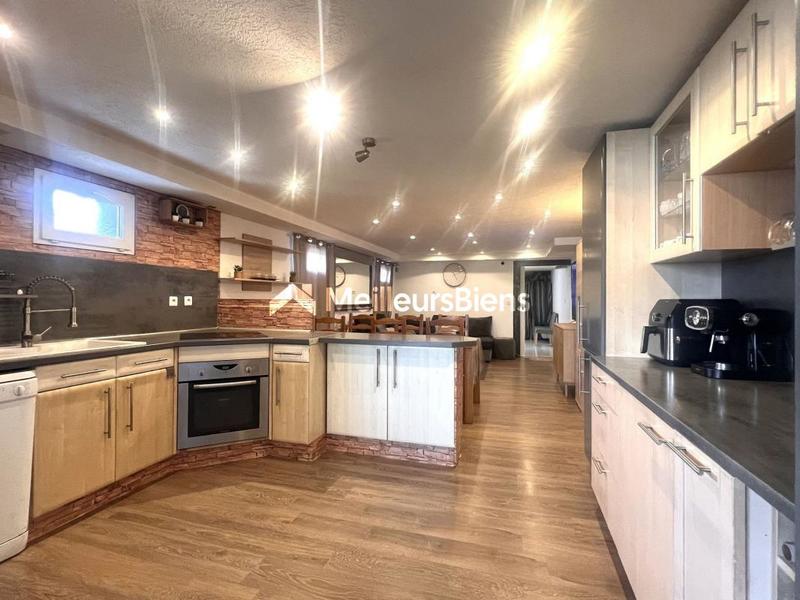 Maison - 171 m² - 8 pièces