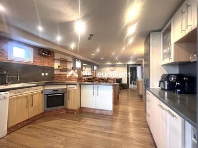 Maison - 171 m² - 8 pièces