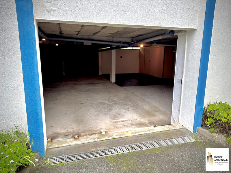 Parking / Garage - 19 m²