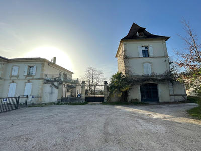 Demeure - 1 187 m² - 10 pièces