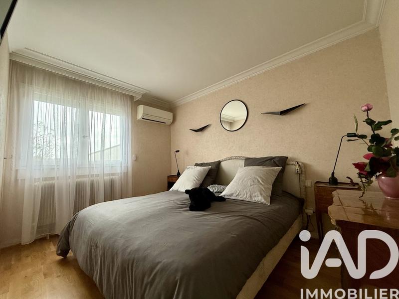 Maison - 230 m² - 6 pièces