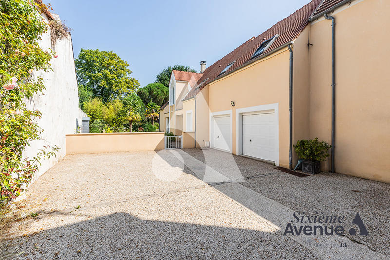 Maison - 195 m² - 6 pièces