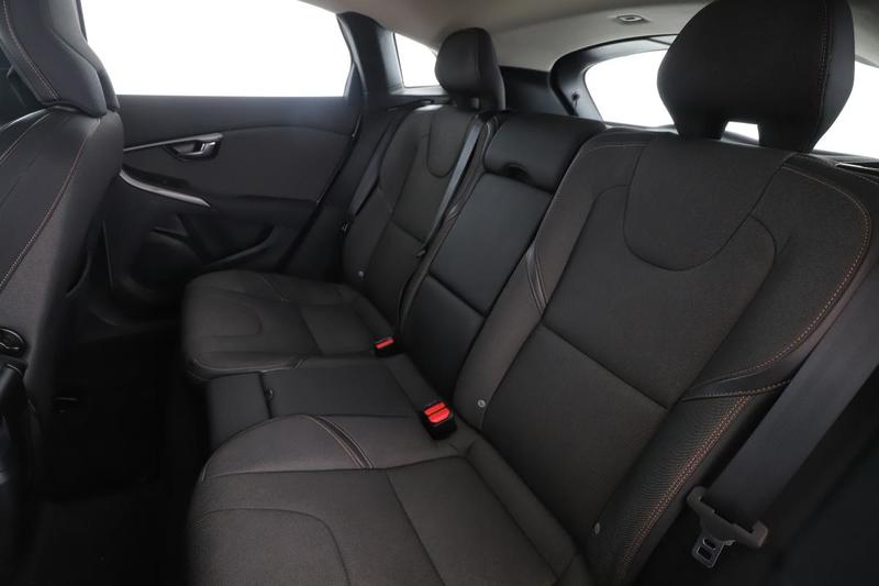 Volvo V40 Cross Country 2.0 D2 Momentum Geartronic 120 ch