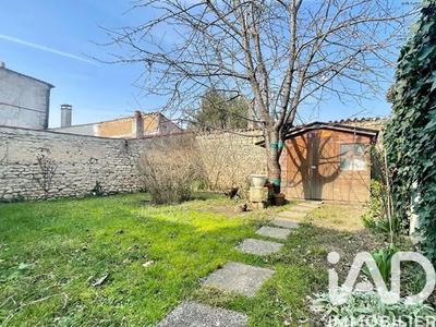 Maison - 1 215 m² - 7 pièces